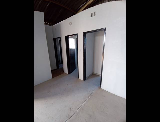 Warehouse property to rent in ANDERBOLT